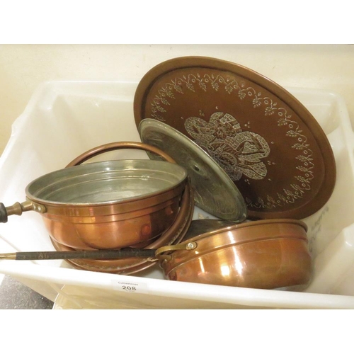 208 - A SMALL COLLECTION OF METAL WARE TO INCLUDE OIL LAMPS, NOVELTY HAND MADE MONEY BOX ETC