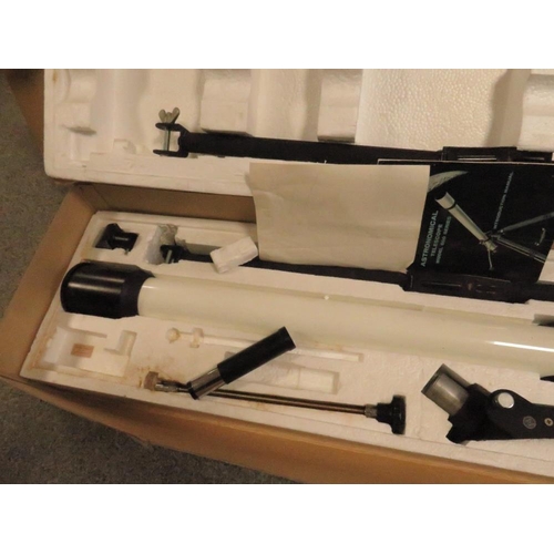 225 - A BOXED ASTRONOMICAL TELESCOPE (UNCHECKED)