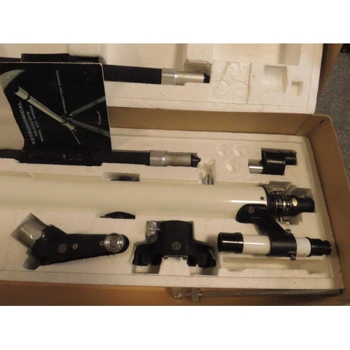 225 - A BOXED ASTRONOMICAL TELESCOPE (UNCHECKED)