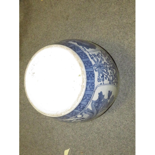 234 - A MODERN BLUE/WHITE CERAMIC ORIENTAL STYLE FISH BOWL