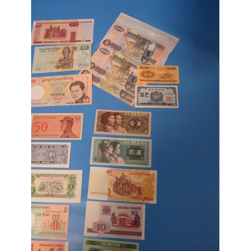 461 - THIRTY UN CIRCULATED WORLD BANKNOTES