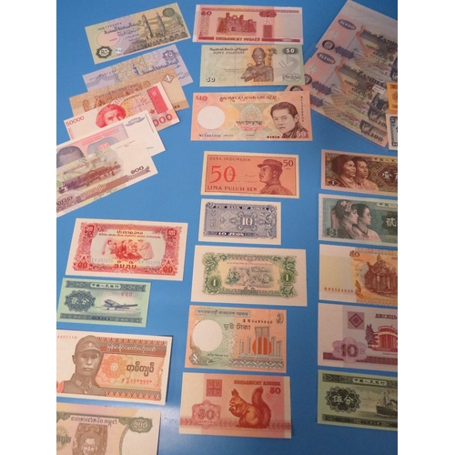 461 - THIRTY UN CIRCULATED WORLD BANKNOTES