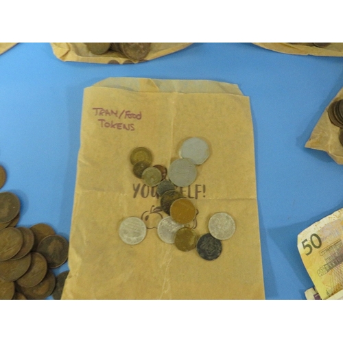 471 - A TRAY OF ASSORTED BRITISH COINAGE