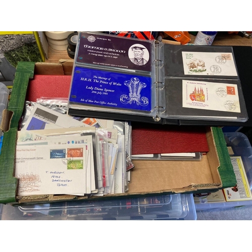 71 - FOUR ALBUMS OF FIRST DAY COVERS TOGETHER WITH A LARGE QUANTITY OF LOOSE SHEETS OF FIRST DAY COVERS