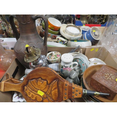 161 - THREE TRAYS OF ASSORTED CERAMICS TO INCLUDE A LIDDED TG GREEN LUMPED SUGAR STORAGE JAR, TOGETHER WIT... 