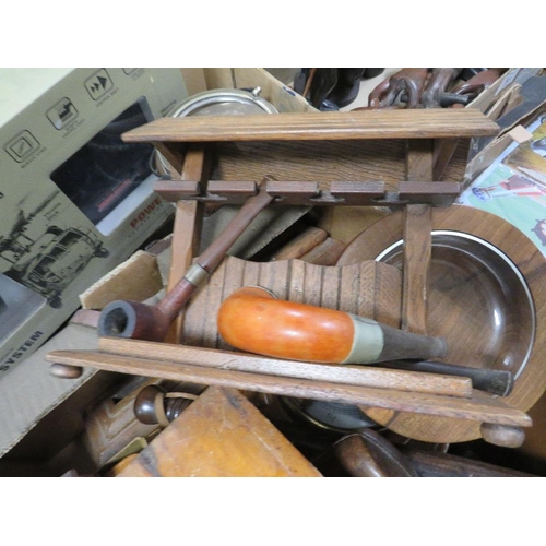 58 - A TRAY OF TREEN ETC TO INCLUDE A VINTAGE TRUNCHEON, PIPE STAND WITH PIPES, CASED BINOCULARS ETC