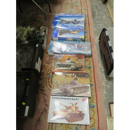 60 - 6 BOXED UNMADE MODEL KITS, 3 REVELL (HANDLEY PAGE VICTOR MARK TWO 1:72 SCALE, B24D LIBERATOR 1:48 SC... 