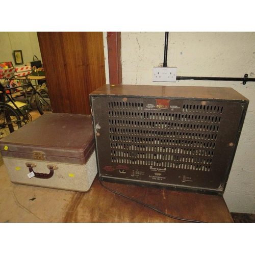 605 - A BUSH TYPE EBS.4 VALVE RADIO AND A COLLARO REEL TO REEL TAPE TRANSCRIPTOR