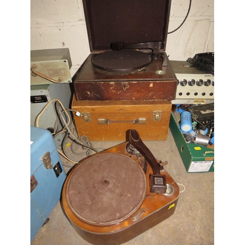 618 - A SELECTION OF VINTAGE RECORD PLAYER, RADIO TRANSMITTERS, CAPACITORS, FIBRE OPTIC WELDER AND VIDEO E... 