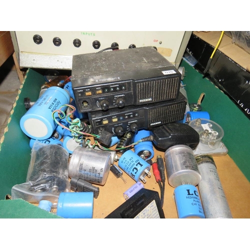 618 - A SELECTION OF VINTAGE RECORD PLAYER, RADIO TRANSMITTERS, CAPACITORS, FIBRE OPTIC WELDER AND VIDEO E... 