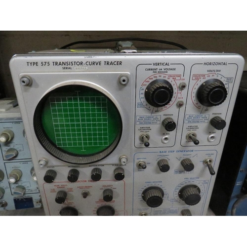 621 - A TYPE 575 TRANSISTOR CURVE TRACER AND A SOLARSCOPE CD 1014-2 (2)