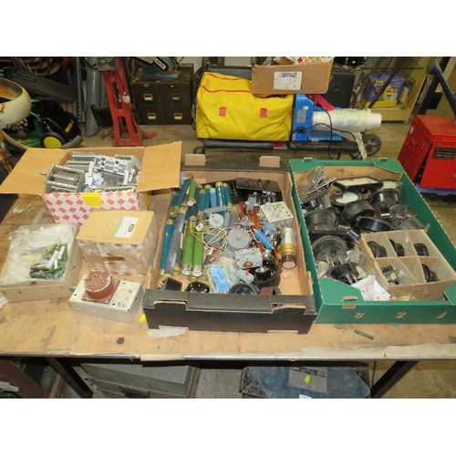 626 - TWO TRAYS CONTAINING VARIOUS ANALOGUE METERS, WIRE WOUND RESISTORS ALONG WITH A BOX OF RECTIFIERS AN... 