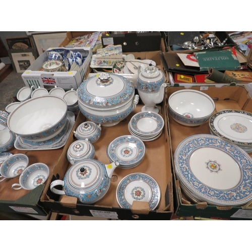 THREE TRAYS OF WEDGWOOD FLORENTINE TEA/DINNER WARE TO INCLUDE A LARGE LIDDED TUREEN, COFFEE POT, FRUIT BOWL TOGETHER WITH A QUANTITY OF SIMILAR PATTERNED MYOTT MEDICI PLATES ETC