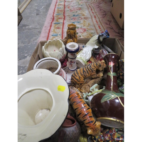 69 - A TRAY OF ASSORTED CERAMICS TO INCLUDE TIGER FIGURES ETC