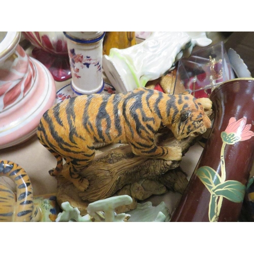 69 - A TRAY OF ASSORTED CERAMICS TO INCLUDE TIGER FIGURES ETC