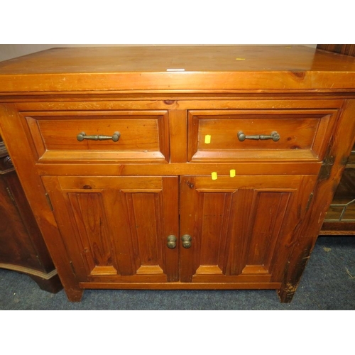 708 - A MODERN SMALL CHERRY SIDEBOARD W-102 CM