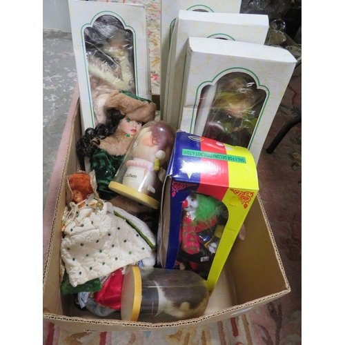 71 - A TRAY OF ASSORTED COLLECTORS DOLLS, CLOWN ETC