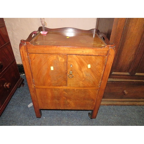 720 - AN ANTIQUE MAHOGANY NIGHT CABINET