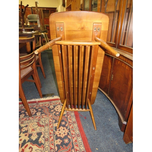 747 - A SMALL ERCOL STYLE COFFEE TABLE