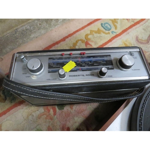 75 - A VINTAGE THORENS TURNTABLE TOGETHER WITH A ROBERTS R505 VINTAGE RADIO (UNCHECKED)