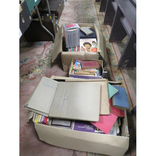 77 - A LARGE QUANTITY OF VINTAGE BOOKS AND ANNUALS ETC