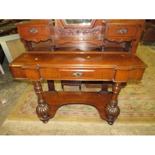 775 - AN ANTIQUE MAHOGANY DUCHESS DRESSING TABLE W-120 CM