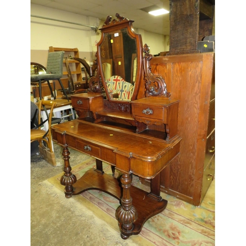 775 - AN ANTIQUE MAHOGANY DUCHESS DRESSING TABLE W-120 CM