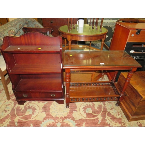 782 - AN ANTIQUE MAHOGANY CONSOLE TABLE AND A REPRODUCTION BOOKCASE