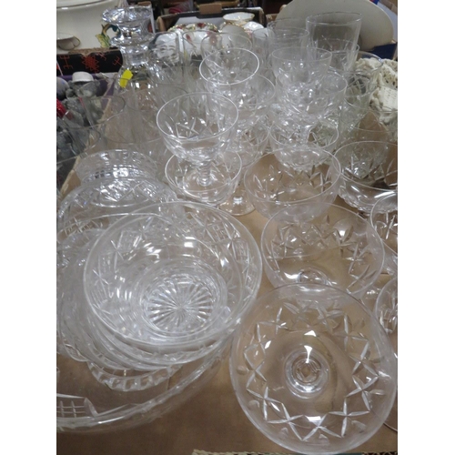 79 - A TRAY OF ASSORTED GLASS WARE TO INCLUDE A DECANTER