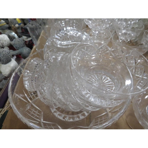 79 - A TRAY OF ASSORTED GLASS WARE TO INCLUDE A DECANTER