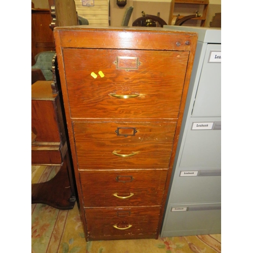 800 - A VINTAGE WOODEN 4 DRAWER FILING CABINET