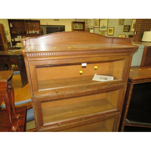 802 - A VINTAGE 'LEBUS' SECTIONAL OAK BOOKCASE H-148 W-88 CM