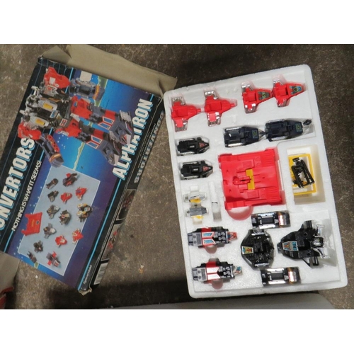 90 - A BOXED TRANSFORMERS AUTOBOT METROPLEX (BOX A/F), BOXED TRANSFORMERS DESIGN CENTRE AND A BOXED 1981 ... 