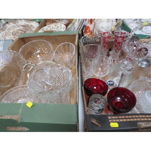 96 - TWO TRAYS OF ASSORTED GLASS WARE TO INCLUDE A CRYSTAL STYLE BASKET WITH RED GLASS BIRD DETAIL, PAPER... 