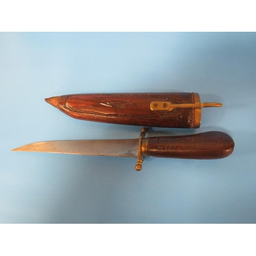 447 - A SMALL TIN OF VARIOUS POCKET KNIVES AND AN INDIA KNIFE WITH CARVED WOOD SCABBARD