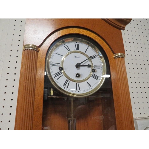 465 - A MODERN HERMLE PENDULUM WALL CLOCK WITH KEY