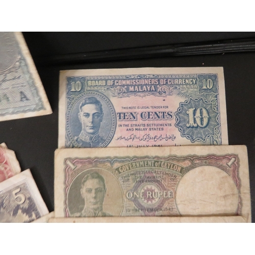 336 - A QUANTITY OF WORLD BANKNOTES, INCLUDING TWO GEORGE VI 'RUPEES', A CENTRAL BANK OF CHINA 100 YUAN ET... 