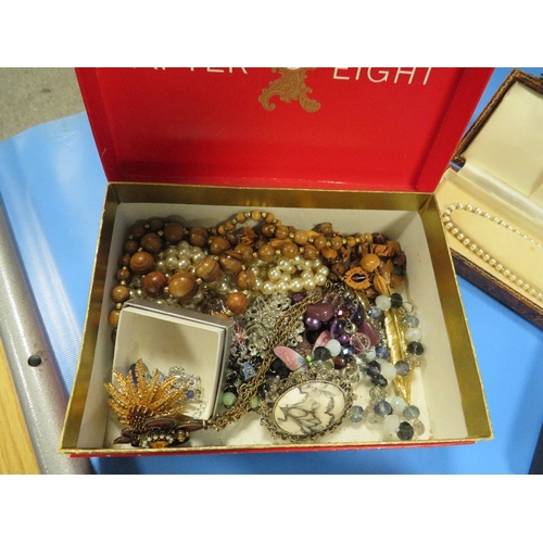 341 - A TRAY OF ASSORTED COSTUME JEWELLERY TO INCLUDE BRACELETS, NECKLACES , WATCHES ETC