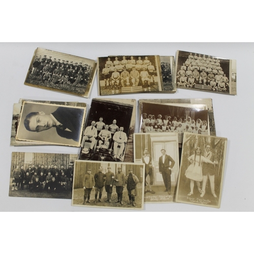 396 - A COLLECTION OF MAINLY WW1 MILITARY INTEREST REAL PHOTOGRAPHS POSTCARDS, TO INCLUDE EXAMPLES DEPICTI... 