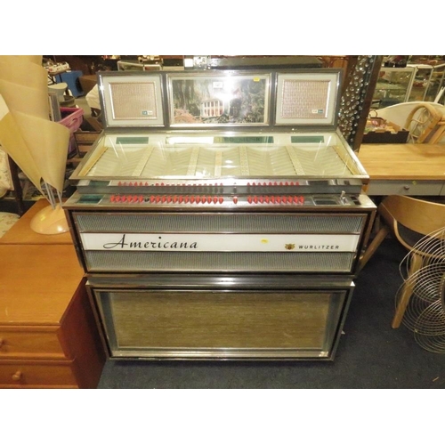 729 - A 1960S WURLITZER AMERICANA 3100 JUKEBOX - 80 PLAYS ON 7