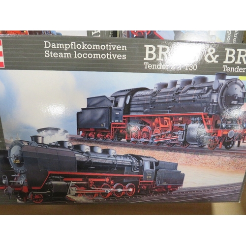 66 - SIX BOXED REVELL MODEL TRAIN KITS, 1:87 SCALE 02157, 02160, 02162, 02170, 02161, 02165