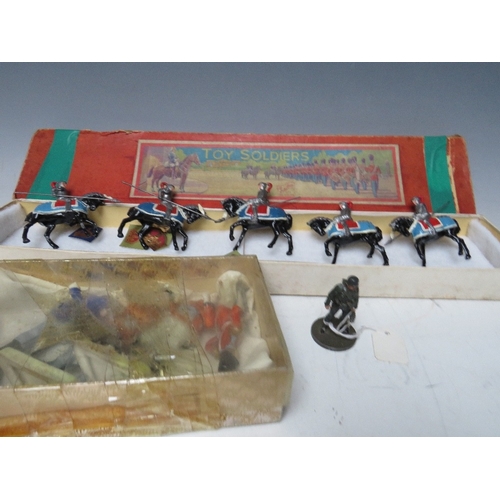 474 - FIVE JOHILLCO KNIGHTS IN ARMOUR FIGURES IN BOX, along with other loose minor figures