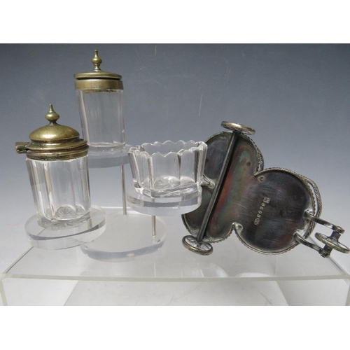 128 - AN EDWARDIAN SILVER PLATED NOVELTY TROLLEY CRUET