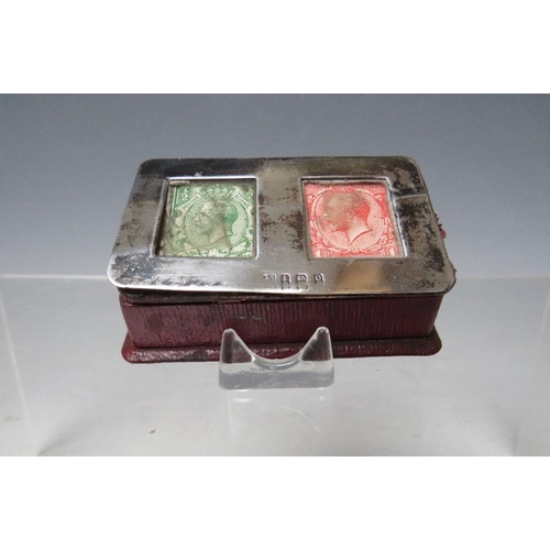 130 - A HALLMARKED SILVER MOUNTED TWO COMPARTMENT STAMP BOX - BIRMINGHAM 1913, H 3 cm, W 4 cm, L 7 cm