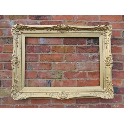 19 - A GILT RECTANGULAR PICTURE FRAME, acanthus moulded detail, rebate 75 x 50 cm, S/D