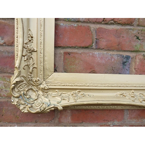 19 - A GILT RECTANGULAR PICTURE FRAME, acanthus moulded detail, rebate 75 x 50 cm, S/D