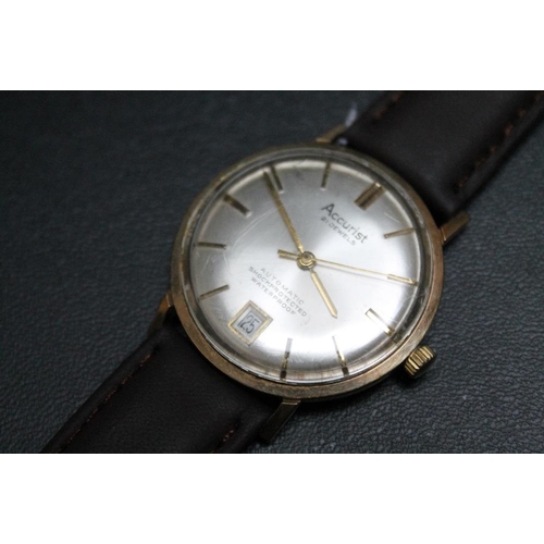 210 - AN ACCURIST 9CT GOLD 21 JEWEL AUTOMATIC DATE WRIST WATCH, on new replacement leather strap, Dia 3.75... 