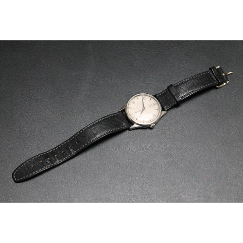 212 - OMEGA - A 1940'S STAINLESS STEEL WRIST WATCH, Cal 265, on replacement leather strap, Dia 3.5 cmCondi... 