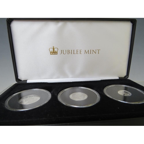 222 - JUBILEE MINT 2022 PLATINUM SOVEREIGN THREE COIN SET