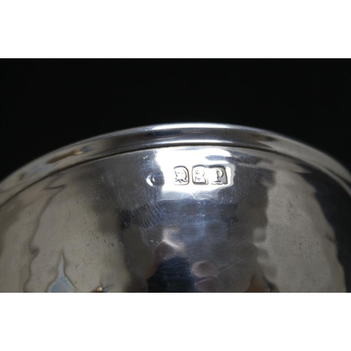 252 - A HALLMARKED BRITANNIA STANDARD SILVER CASED TRAVELLING COMMUNION SET, the bowl having a hammered fi... 